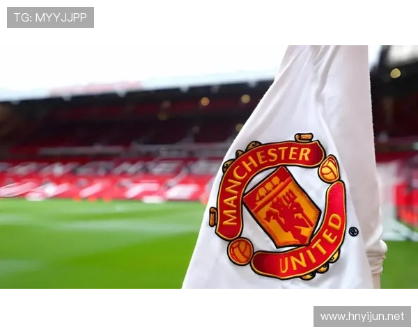 曼联中场失衡致攻防转换失控,赛季走势面临严峻考验 曼联中场失衡致攻防转换失控,赛季走势面临严峻考验