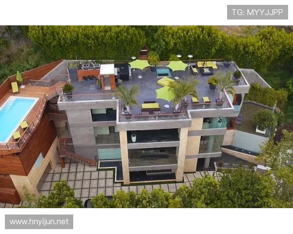 大阪刚买下比弗利山那套豪宅，月供比我年薪还高