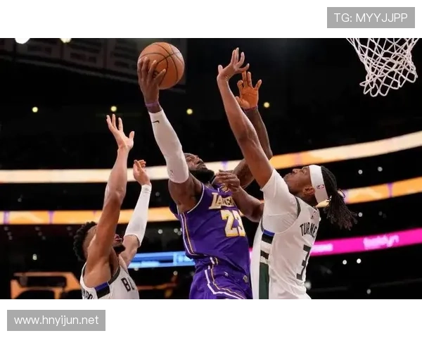 斯科蒂·皮蓬无球跑动改变防守策略拉开詹姆斯空间