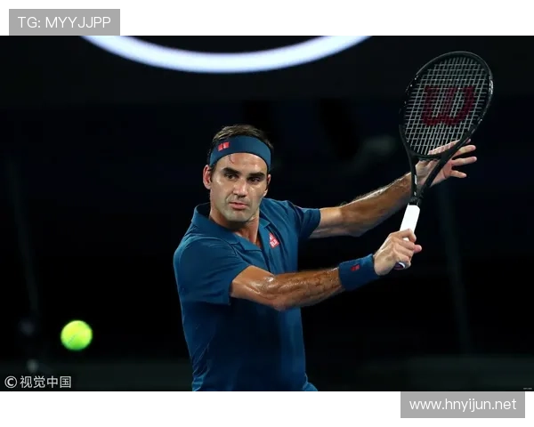 费德勒退役后每天五点起床练瑜伽，老婆说他连度假都在数卡路里